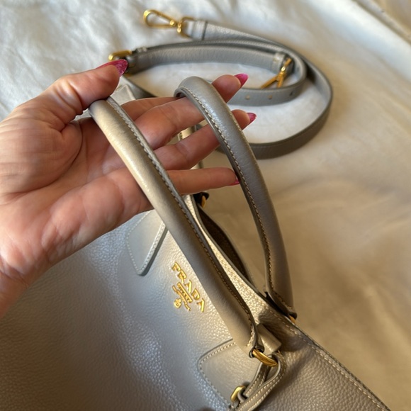 Prada Vitello Daino Side Zip Convertible Tote - Picture 4 of 16